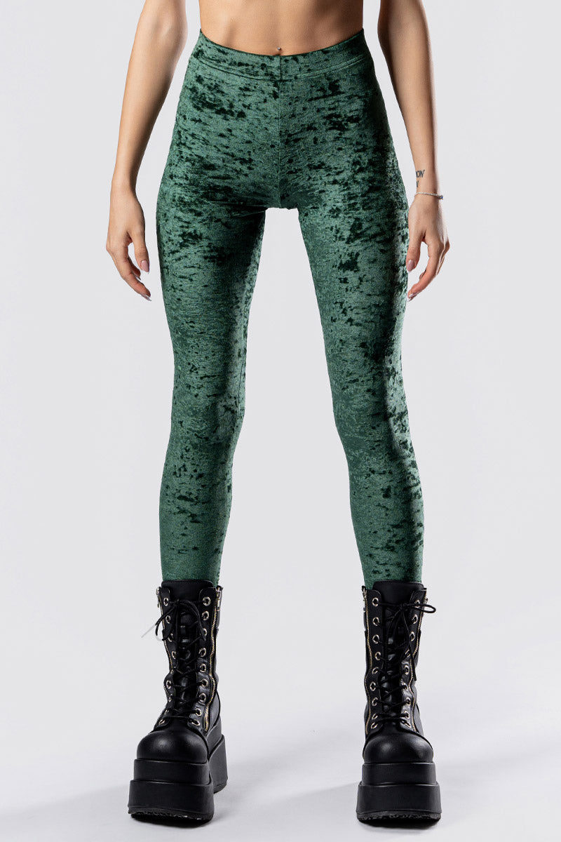 moss-babe-leggings-green-velvet-close-view