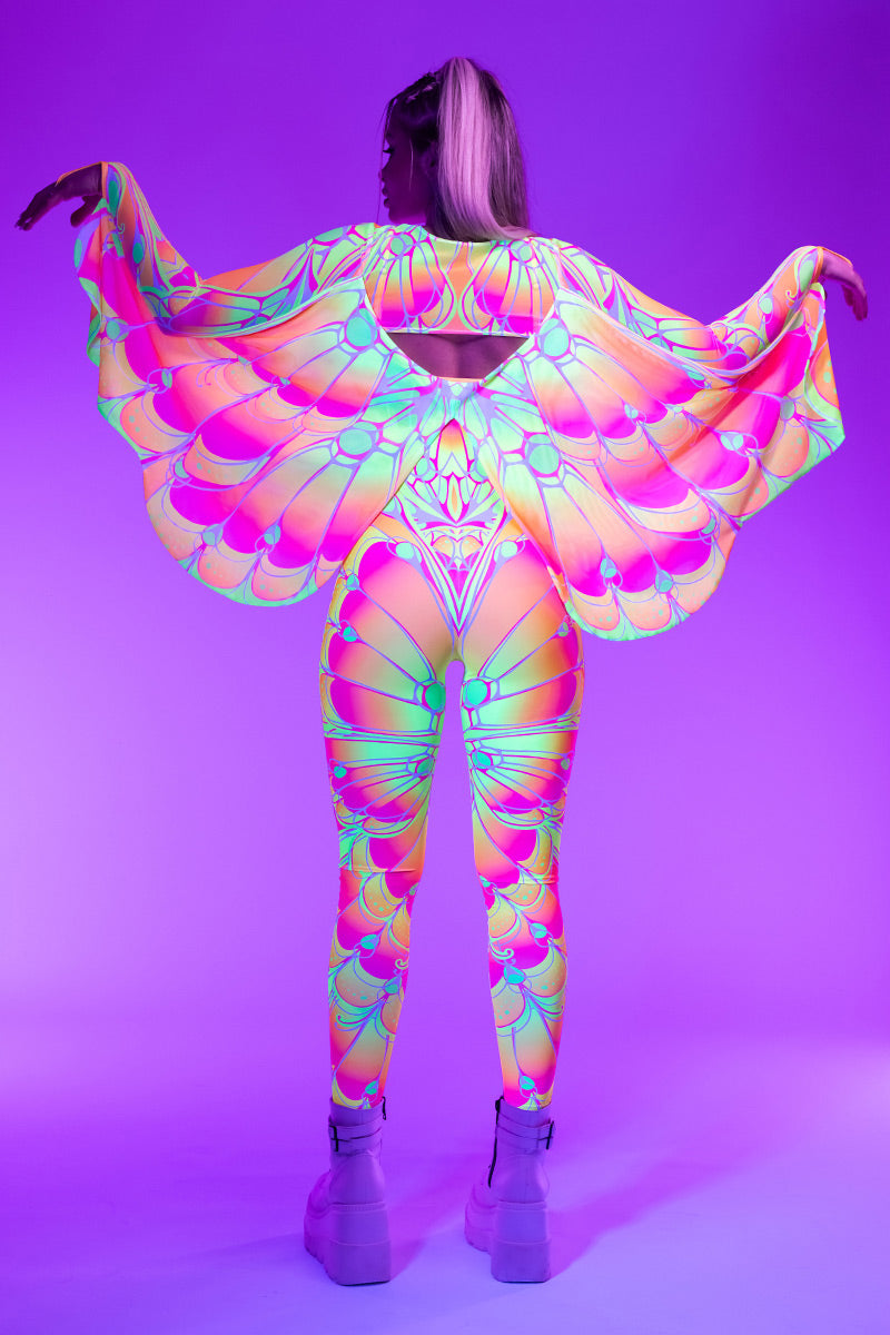 neon-moth-top-wings-back-view-uv