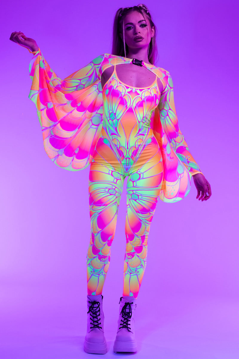 neon-moth-top-wings-front-side-view-uv