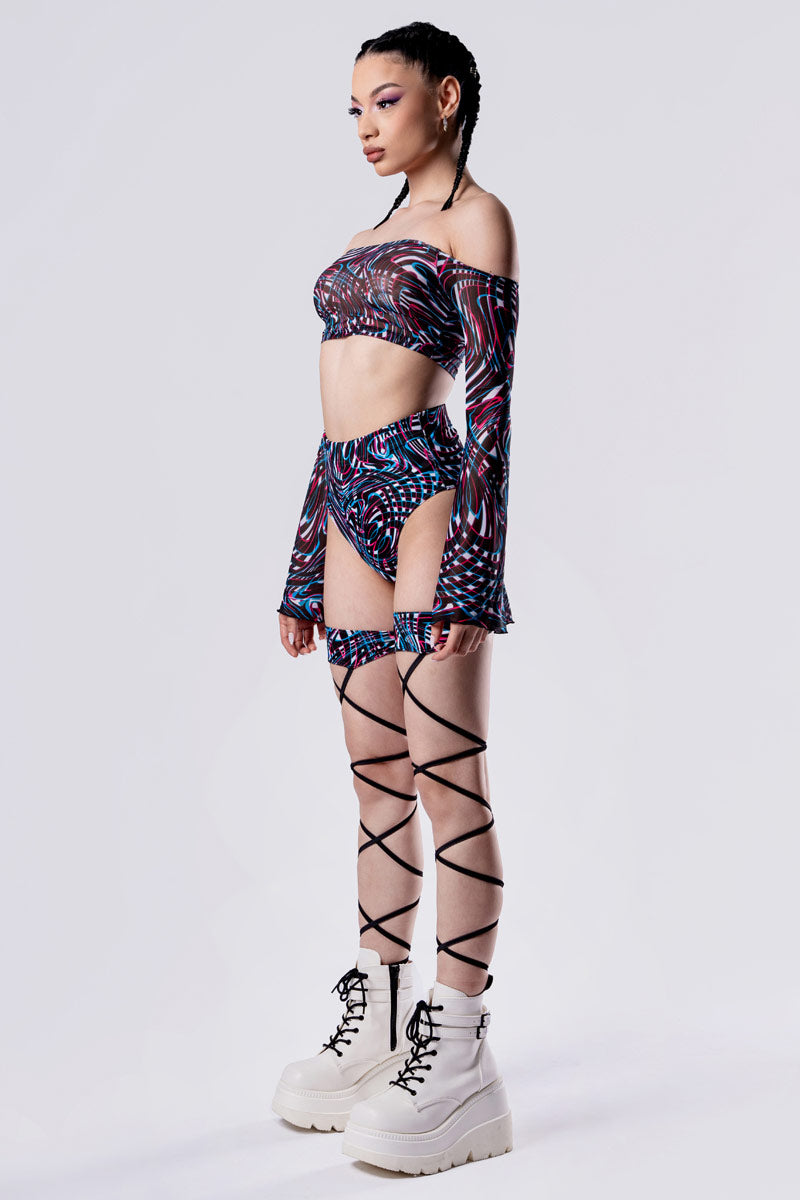 raving-illusion-shorts-set-side-view