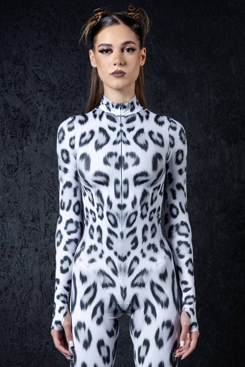 snow-leopard-costume-close-view